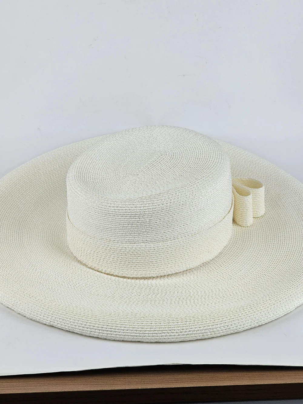 Vintage 1960s Frank Olive Women’s Ivory Wide-Brim Straw Sun Hat with Bow